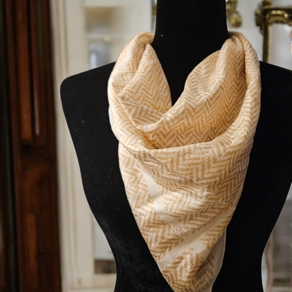Vintage Echo White and Cream Silky Scarf - Picture 2 of 4